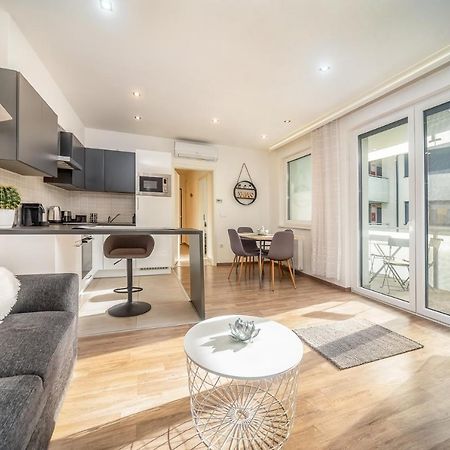 Grace Pine Apartment 3 布达佩斯 外观 照片
