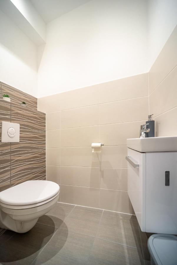 Grace Pine Apartment 3 布达佩斯 外观 照片
