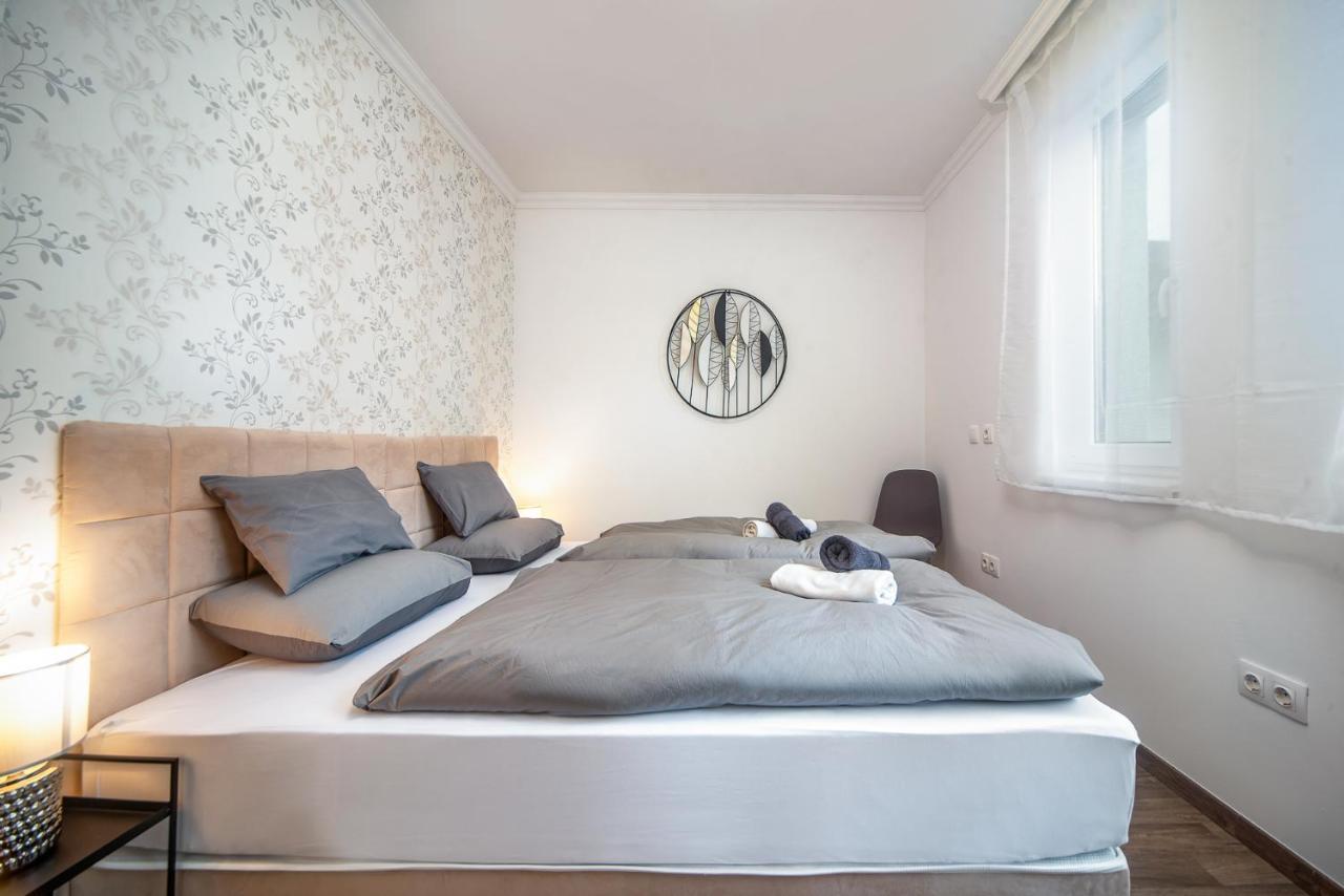 Grace Pine Apartment 3 布达佩斯 外观 照片