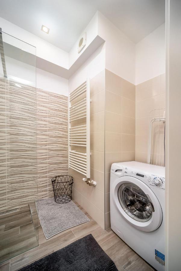Grace Pine Apartment 3 布达佩斯 外观 照片