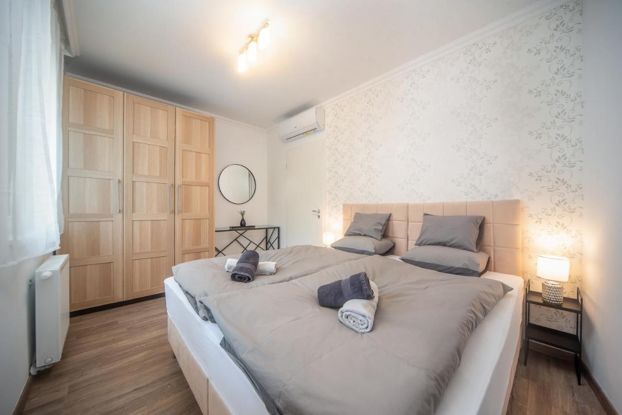 Grace Pine Apartment 3 布达佩斯 外观 照片