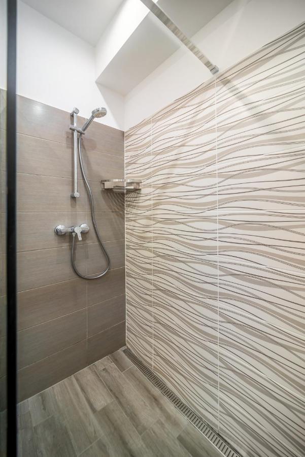 Grace Pine Apartment 3 布达佩斯 外观 照片
